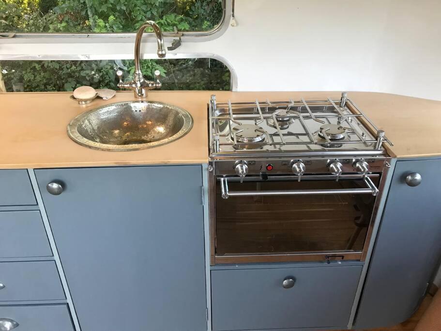 Airstream, Vintage American Caravan & Hottub اشبورتون المظهر الخارجي الصورة